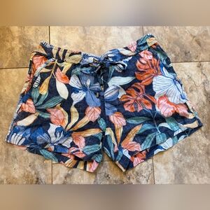 NWOT Tommy Bahama 100% Linen Shorts Hawaiian Tropical Wear Women’s Size S/P
